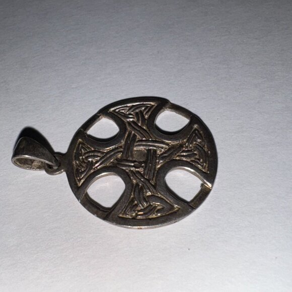 Sterling Silver Circular Celtic Knot Pendant - Picture 5 of 16